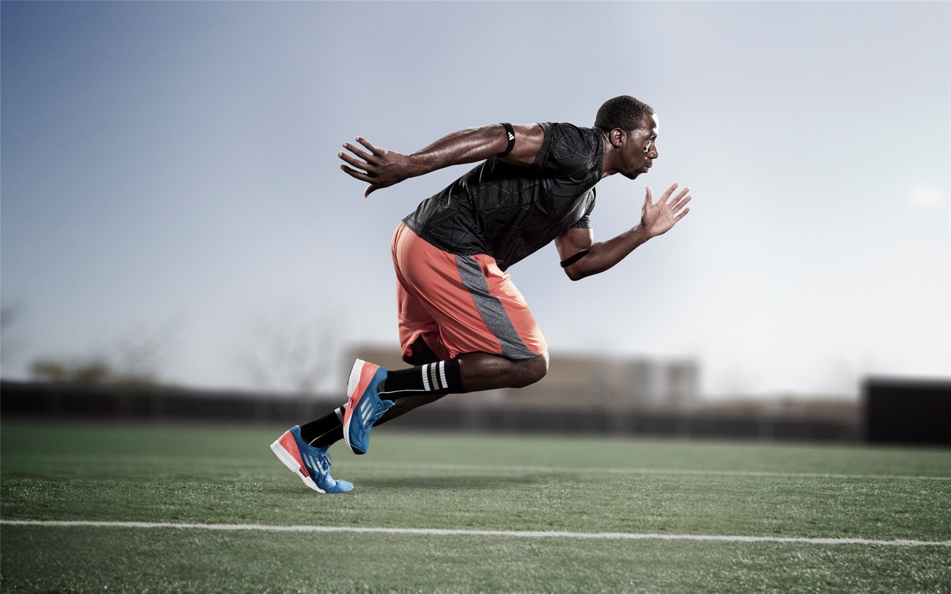 “安赫尔·巴尔博萨的力量与敏捷结合,成为美洲狮队的进攻突破点”